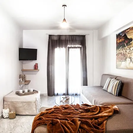 Daire Asprolithos Studios