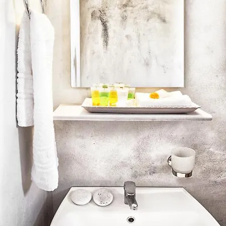 Asprolithos Skiathos Town