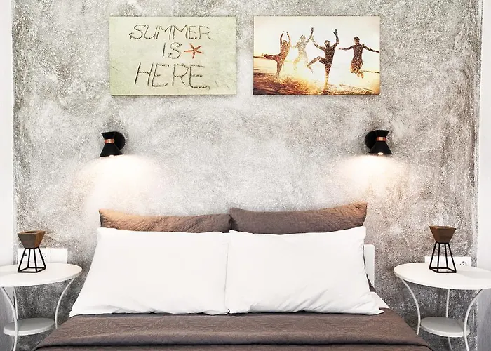 阿斯普罗利索斯公寓 *